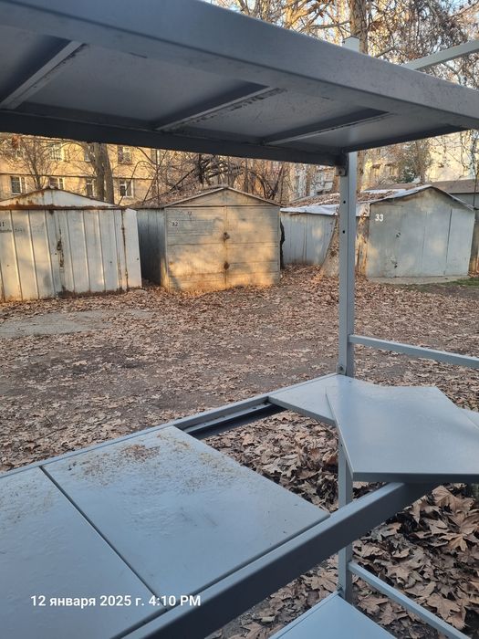 Стеллаж для аквариумов.