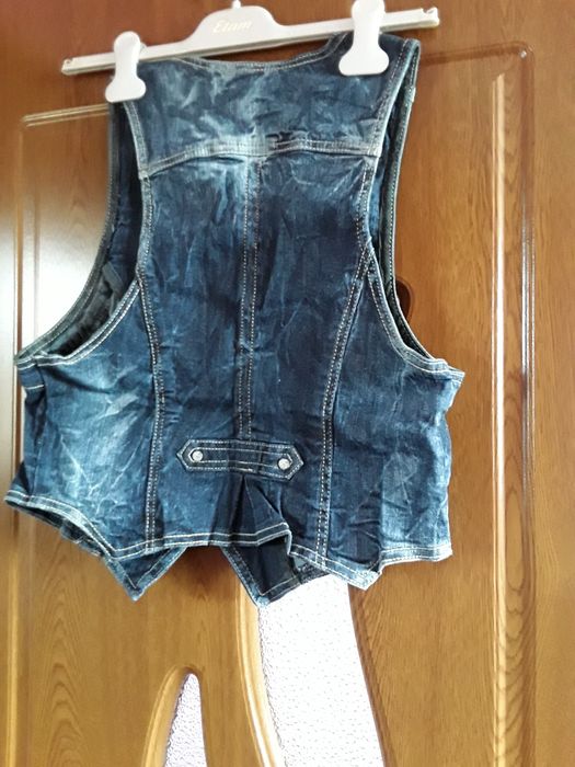 Vând Vestă Dama de Blugi Nouă Mărimea M