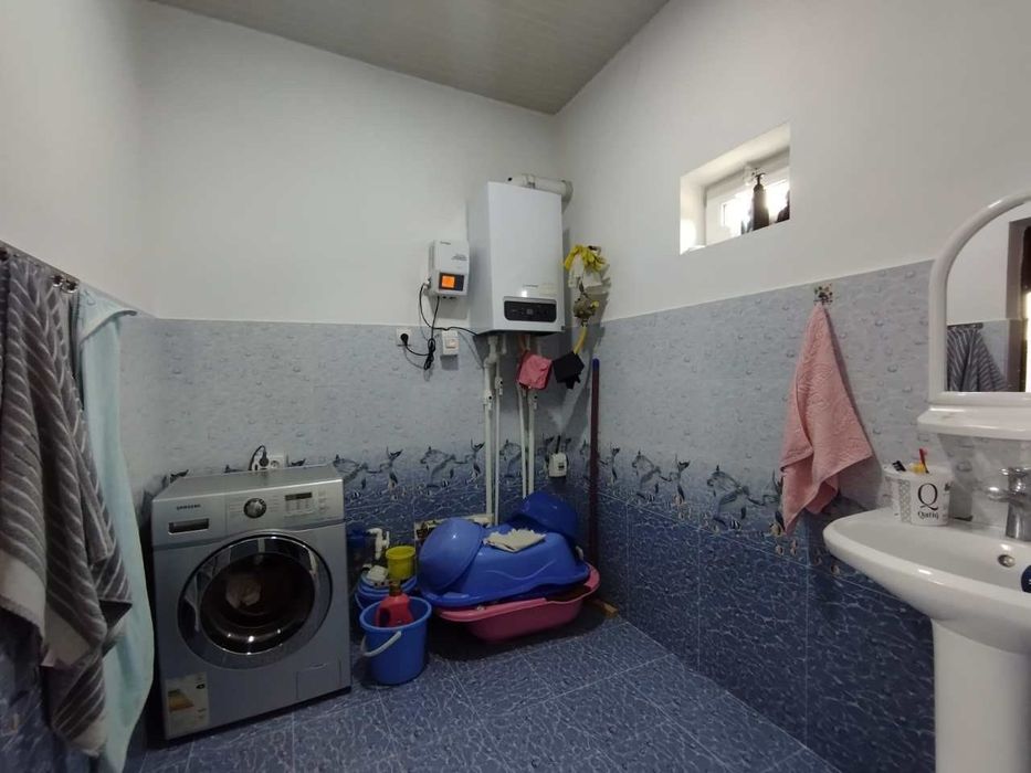 Дом продаётся срочно 6 соток 6 комната срочна