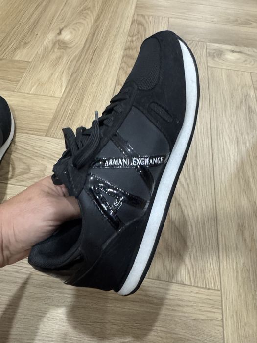Продам кроссовки Armani exchange оригинал