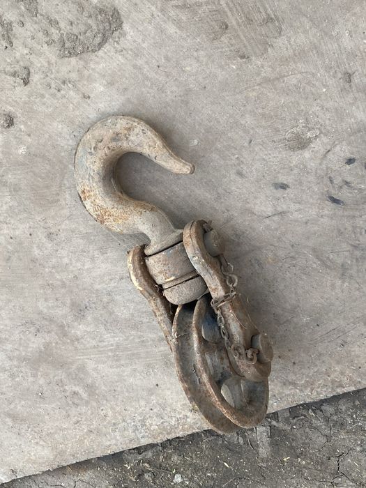 Тали , крюки . Продам