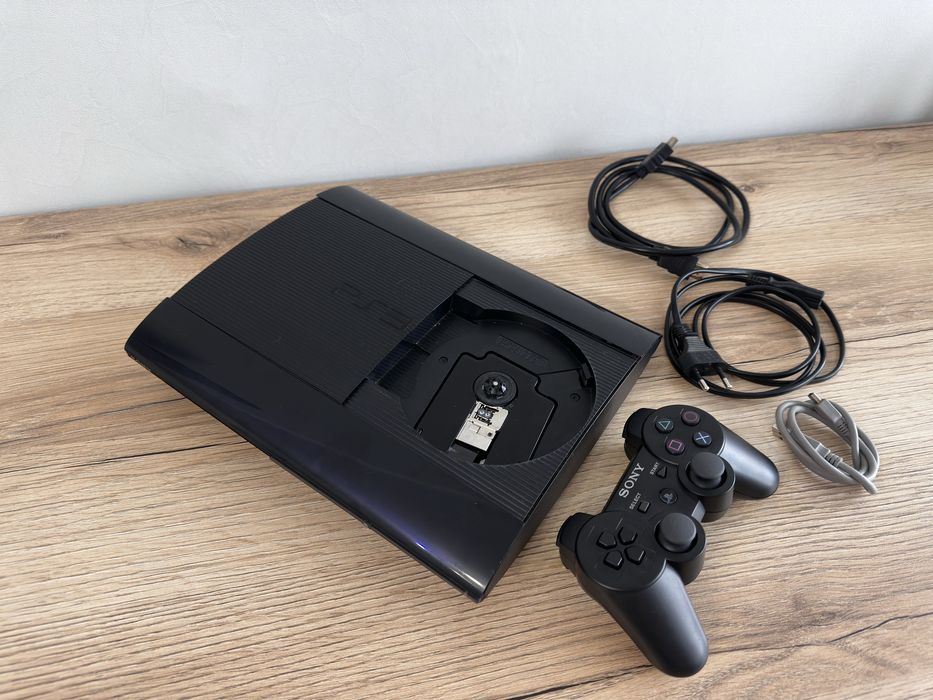 Продам прошитую PlayStation 3 Super Slim 20 игр