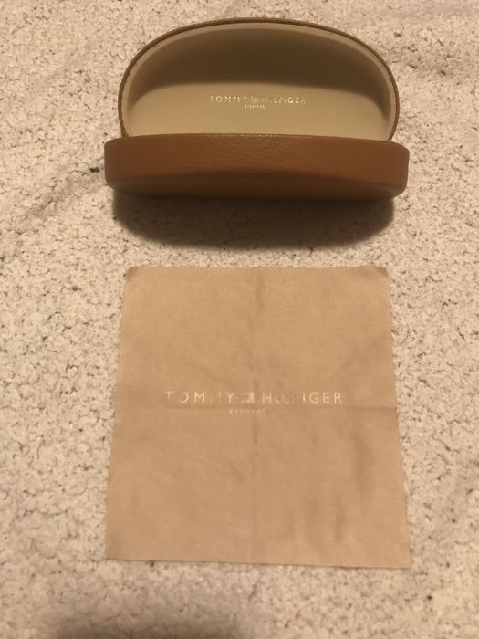 Tommy Hilfiger оригинален  калъф за очила 16см/8см -30 лв