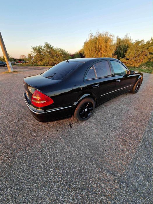 Mercedes E220 manual