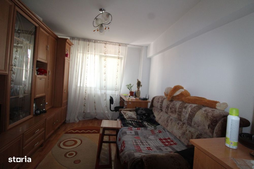 Apartament 3 camere, zona 9 Mai — fotografia 1