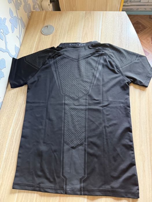 Продам футболки компрессионные Gymshark