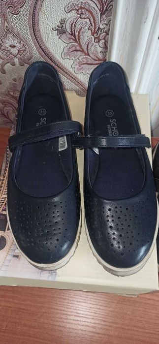 Продам детскую обувь