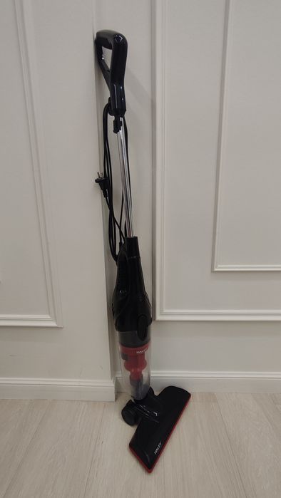 Пылесос вертикальный