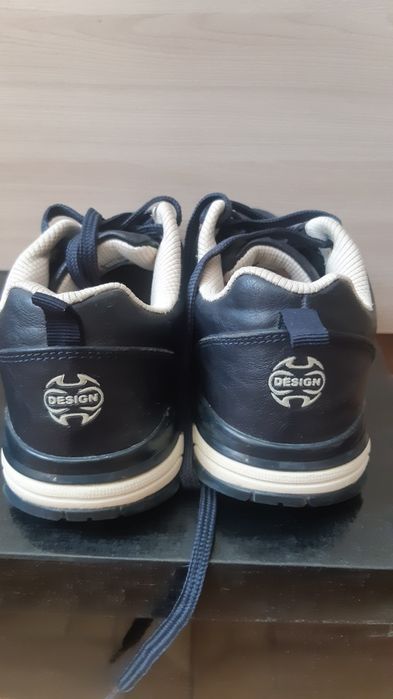 Кроссовка для мальчика 36р. 3500