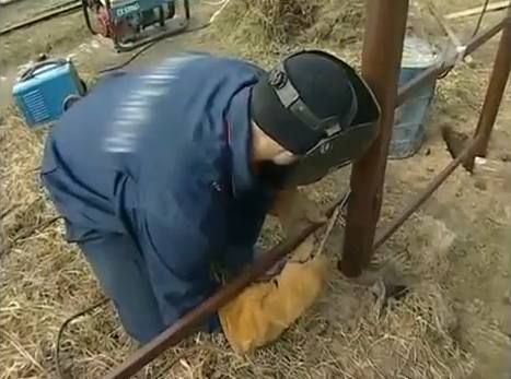 Электро сварщик на выезд. Услуги сварщика.