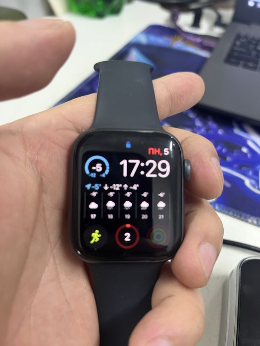 Продам Aplle Watch SE 44мм.