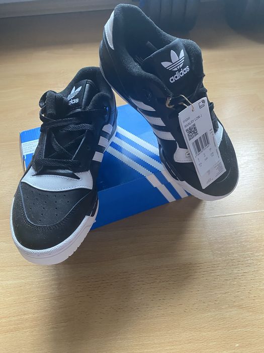 Adidas piele marime 38