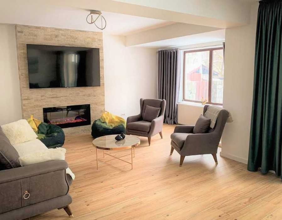 Дава се под наем Двустаен апартамент в Пловдив, Въстанически - 67 кв.м за 306 € - Снимка #1