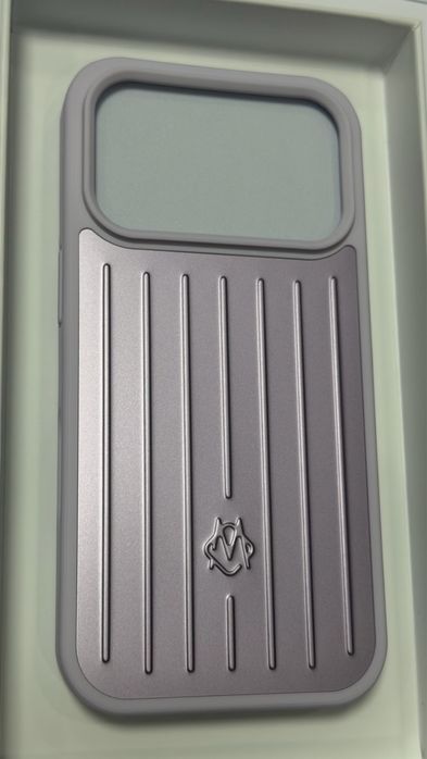 RIMOWA Aluminium Case за iPhone 17 Pro / 17 Pro Max | Луксозен алуминиев кейс | Нов