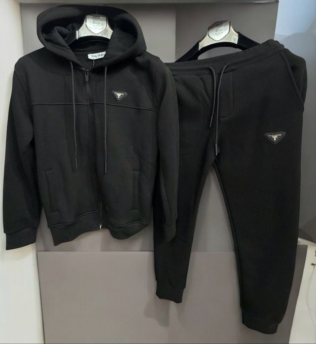 Treninguri barbatesti!  Calitate superioara! Philip Guston!