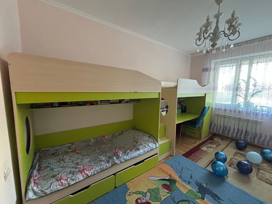 Продается 2 -х ярусный кровать