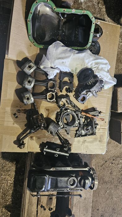 Продам двигатель на запчасти