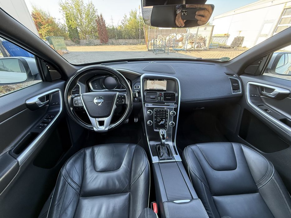 Volvo XC 60 R-design 4x4 automat 215cp Distronic Blis