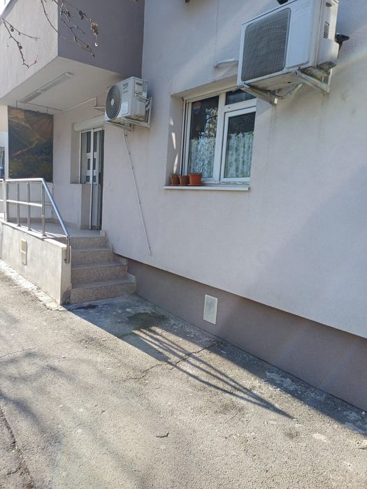 Inchiriez spatiul comercia Moineștil