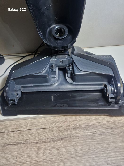 Безкабелна перяща вертикална прахосмукачка Bissell Crosswave 2582N
