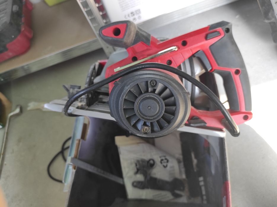 Fierăstrău Circular Electric