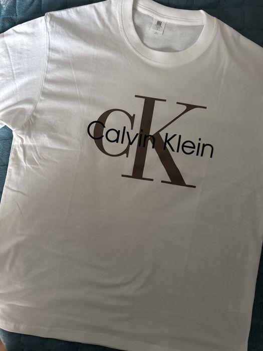 футболка Calvin Klein М размер