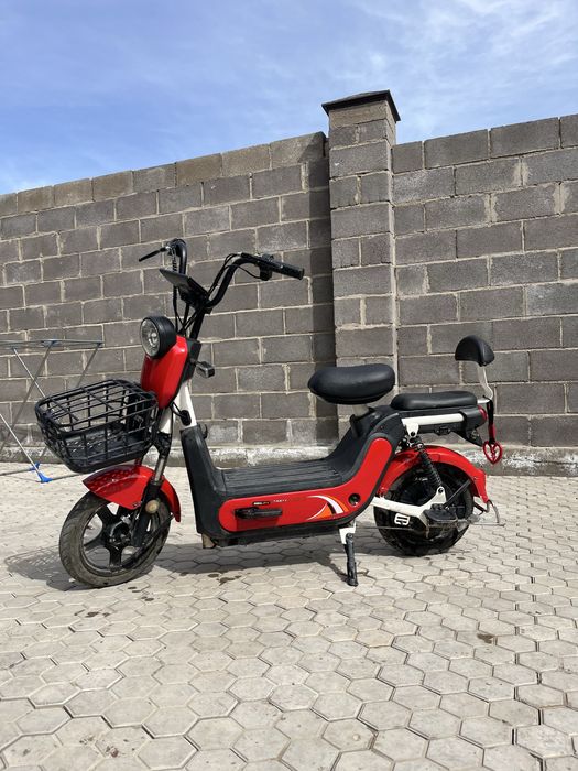 Электро скутер красный