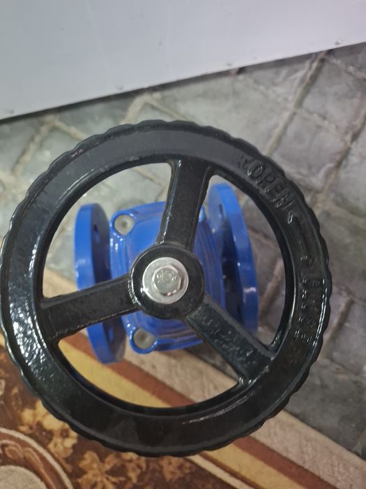 Продаю Задвижку водяную