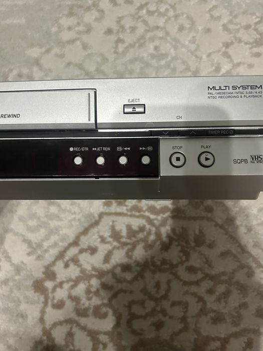 Видеомагнитофон