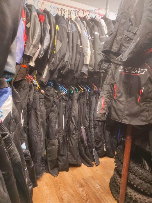 Разпродажба на мото якета и панталони
