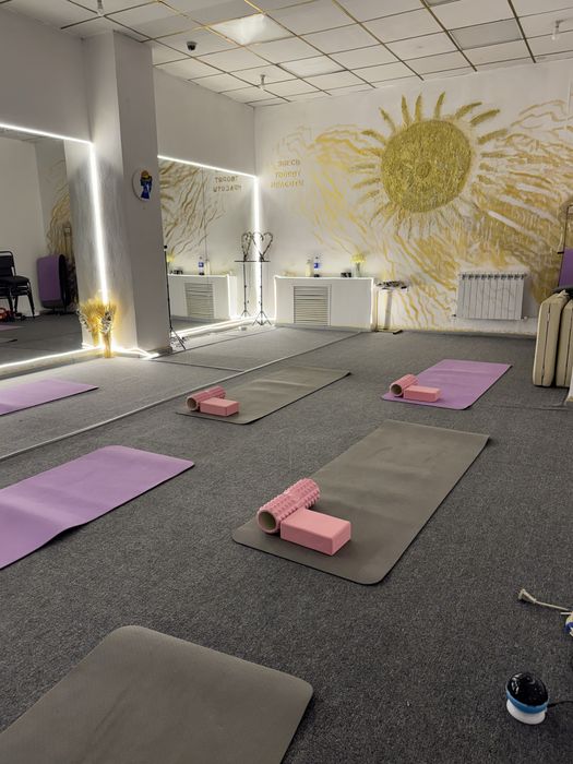 Готовая Бизнес студия для Йоги / золотой квадрат