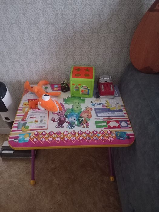 Продам стульчик и стол