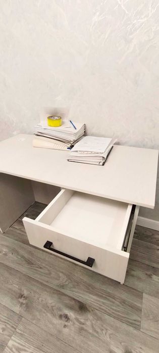 Стол компьютерный, для школьника