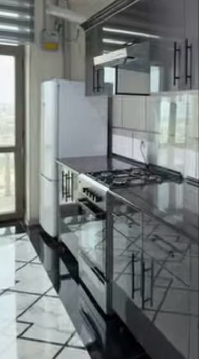 Muzlatkich va kir yuvatigan mashina sotiladi