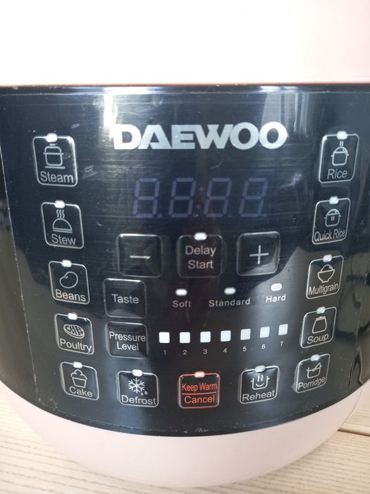 Мултикукър/ уред за готвене под налягане  Daewoo