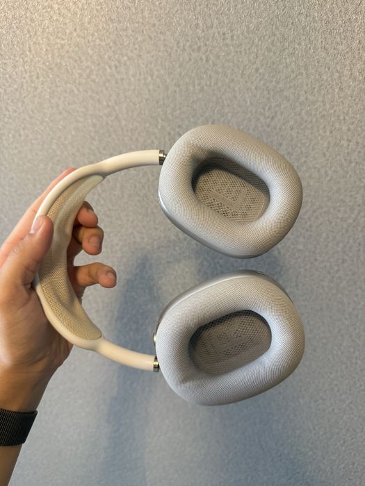 Apple Airpods Max lightning