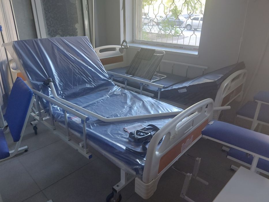 Кровать медицинский