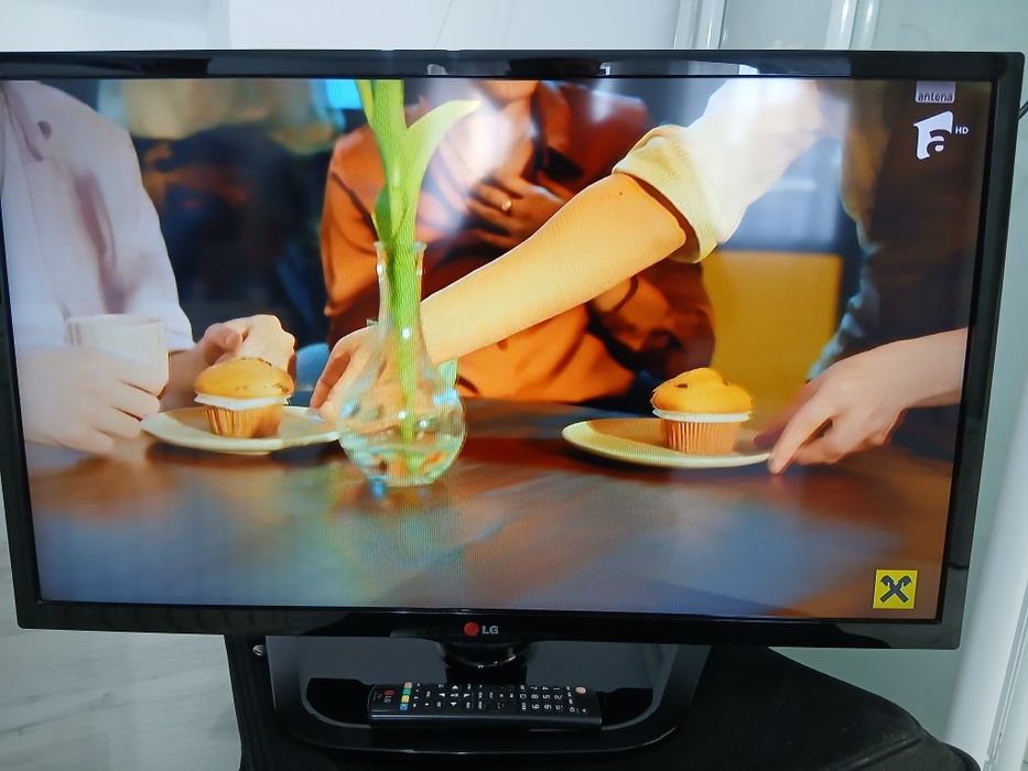 Televizoare led  32 de zoli 3 buc