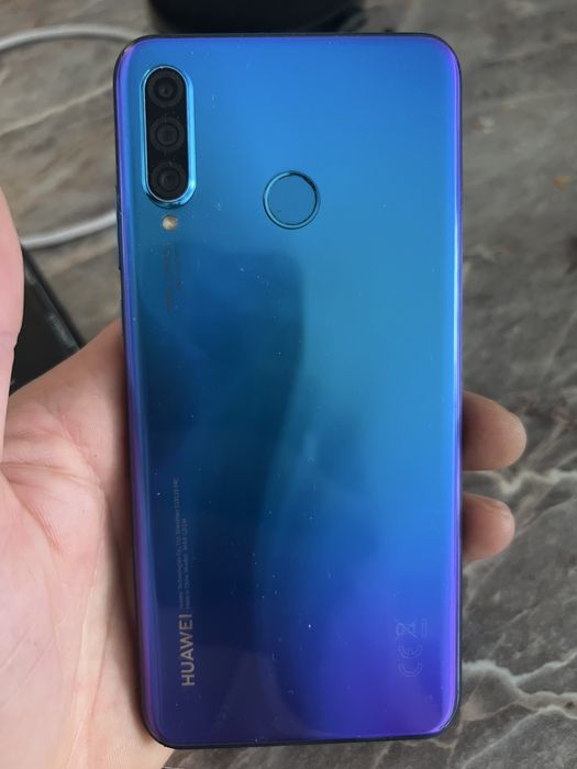Продам телефон p30 lite