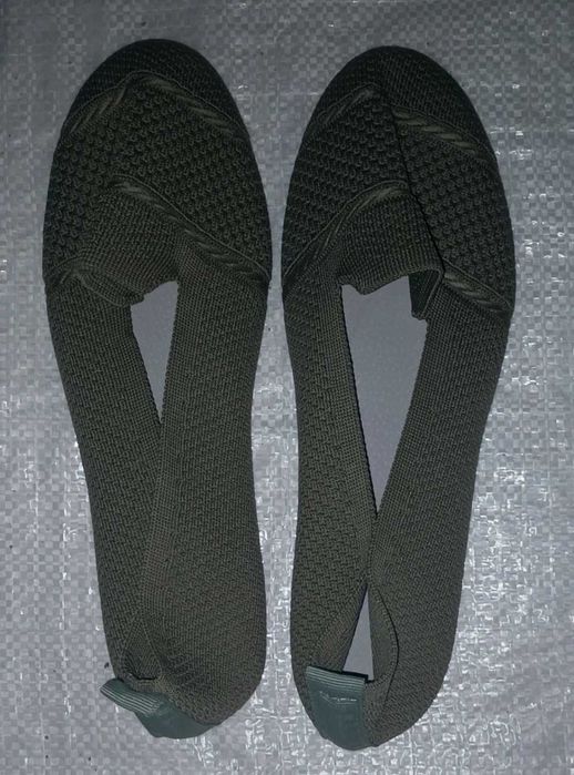 Flat shoes for women