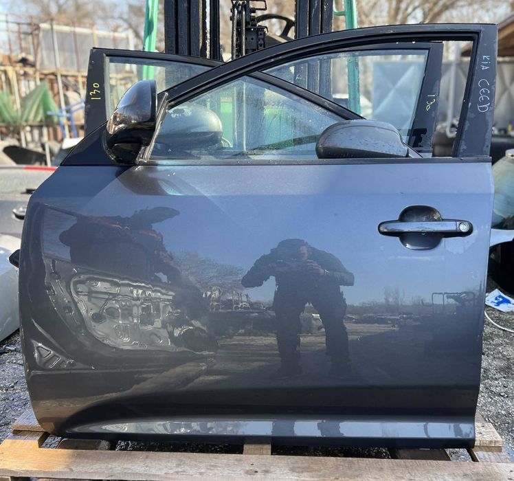 Предна врата за KIA Ceed / КИА Сийд 2009г