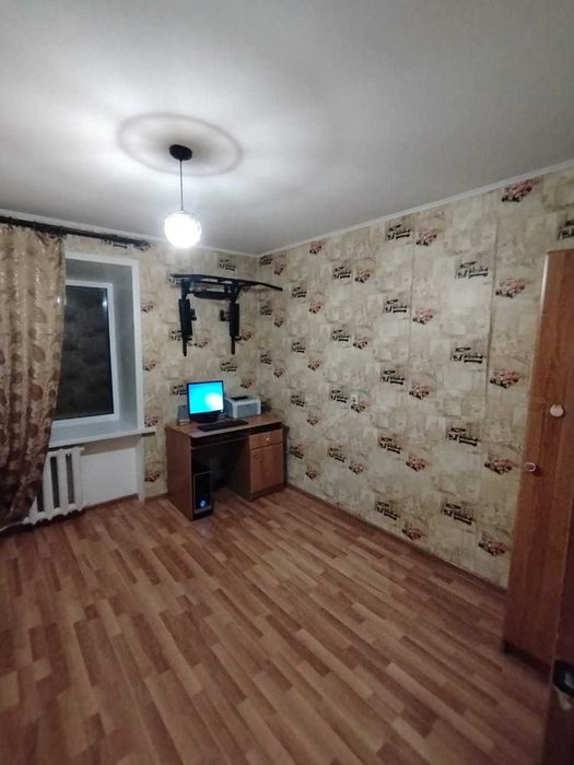 продам квартиру 3 х комнатная (центр)