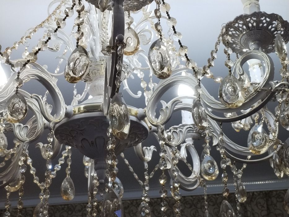 Продается люстра