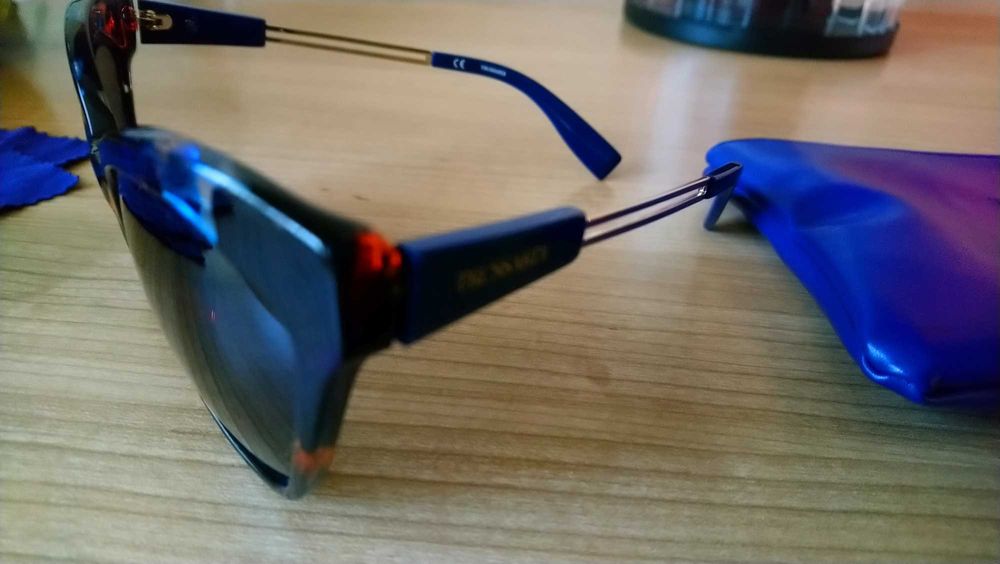 Слънчеви очила TRUSSARDI