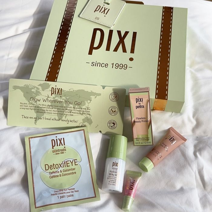 НОВ! Козметичен комплект PIXI