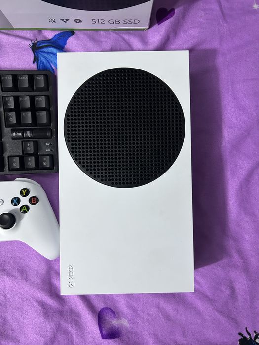 Vand xbox seria s perfect functional+tastatura si controller