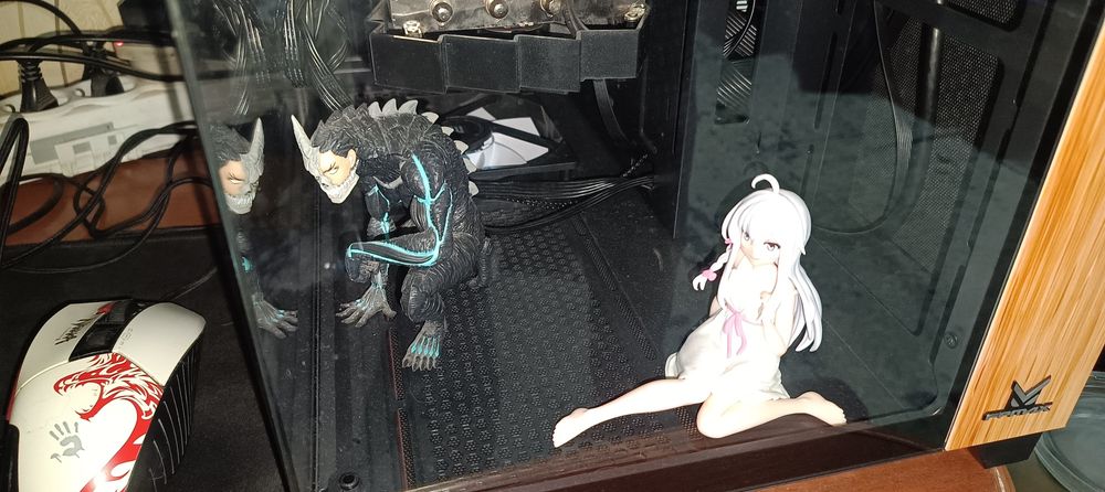 В продаже Аниме фигурки