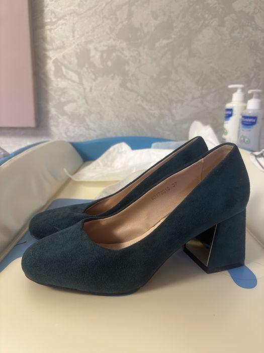 Туфли изумурудного цвета