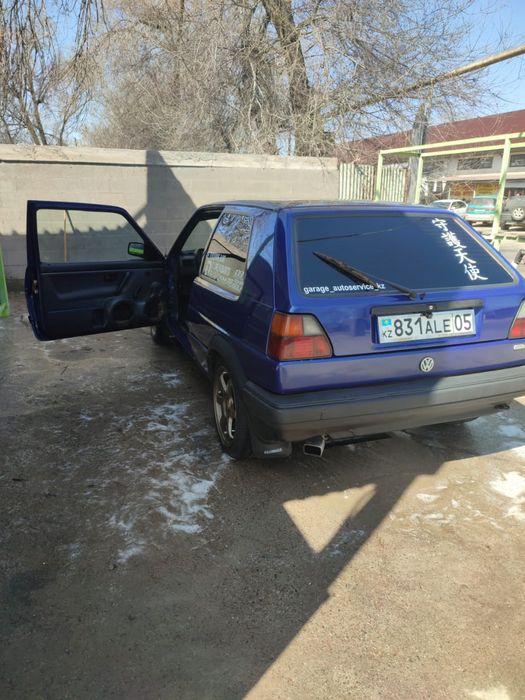 Продаю автомобиль гольф 2 год 89