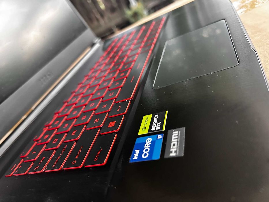 PACHET COMPLET GAMING-Laptop Gaming MSI GF63 Thin 12UC, i7-12650H, RTX 3050, 16GB RAM, SSD 512GB + HyperX Cloud III + Xbox Controller Sky Cipher